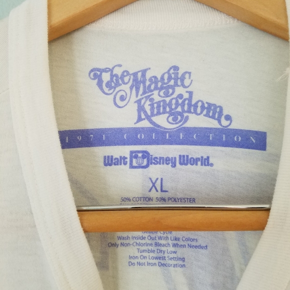 Magic Kingdom Vintage style tee - Picture 3 of 4